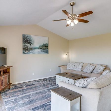 Charming Edgemont Home With Deck And Lake Views! Fairfield Bay Luaran gambar