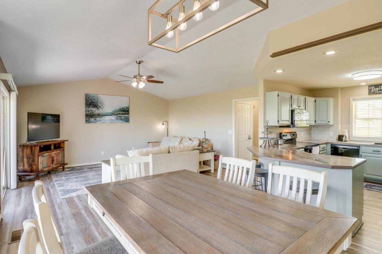 Charming Edgemont Home With Deck And Lake Views! Fairfield Bay Luaran gambar