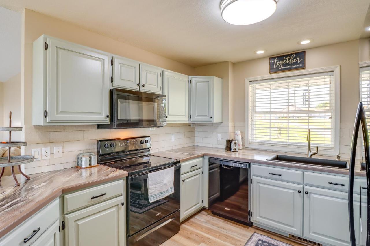 Charming Edgemont Home With Deck And Lake Views! Fairfield Bay Luaran gambar