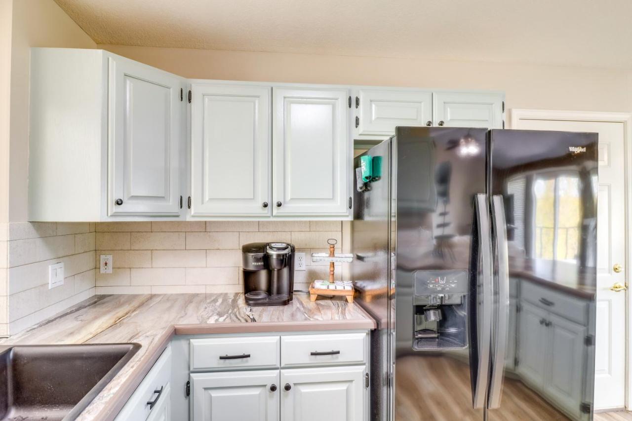 Charming Edgemont Home With Deck And Lake Views! Fairfield Bay Luaran gambar