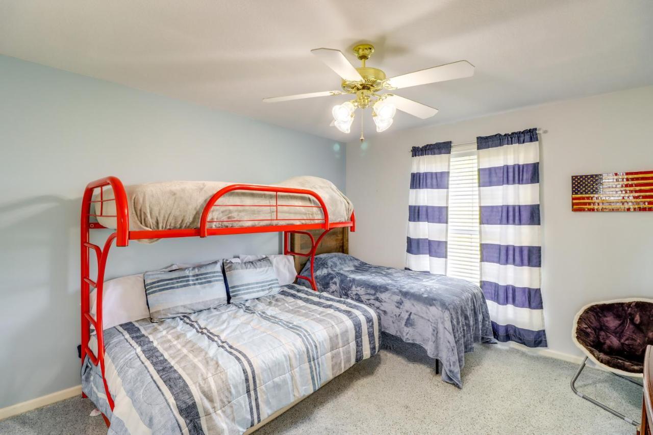 Charming Edgemont Home With Deck And Lake Views! Fairfield Bay Luaran gambar